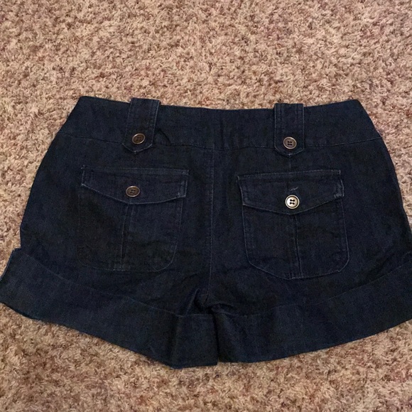 Super cute shorts - Picture 2 of 5